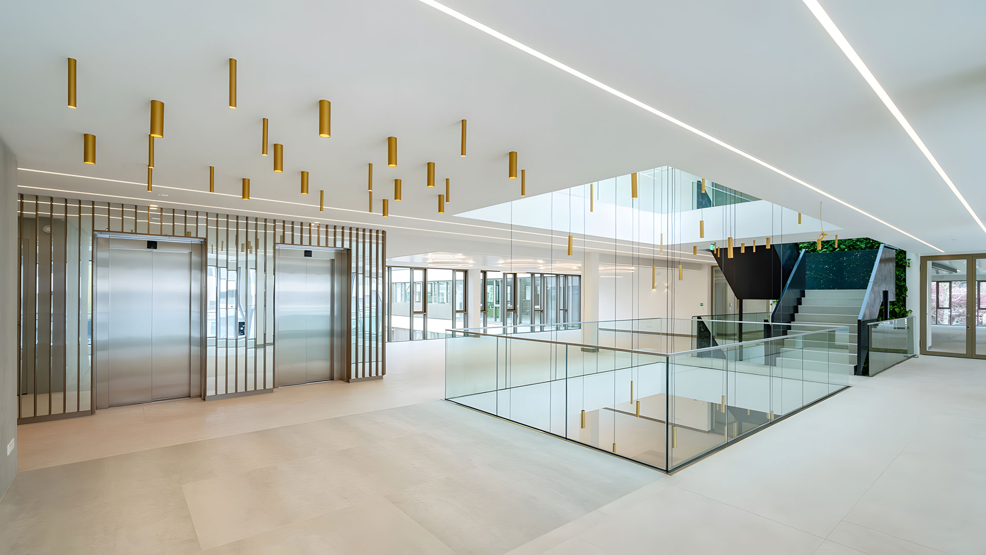Akoestisch-plafond-kantoor Een akoestisch plafond in een kantoor omgeving